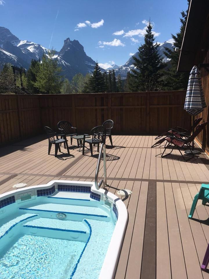 Banff Gate Mountain Resort Канмор Экстерьер фото