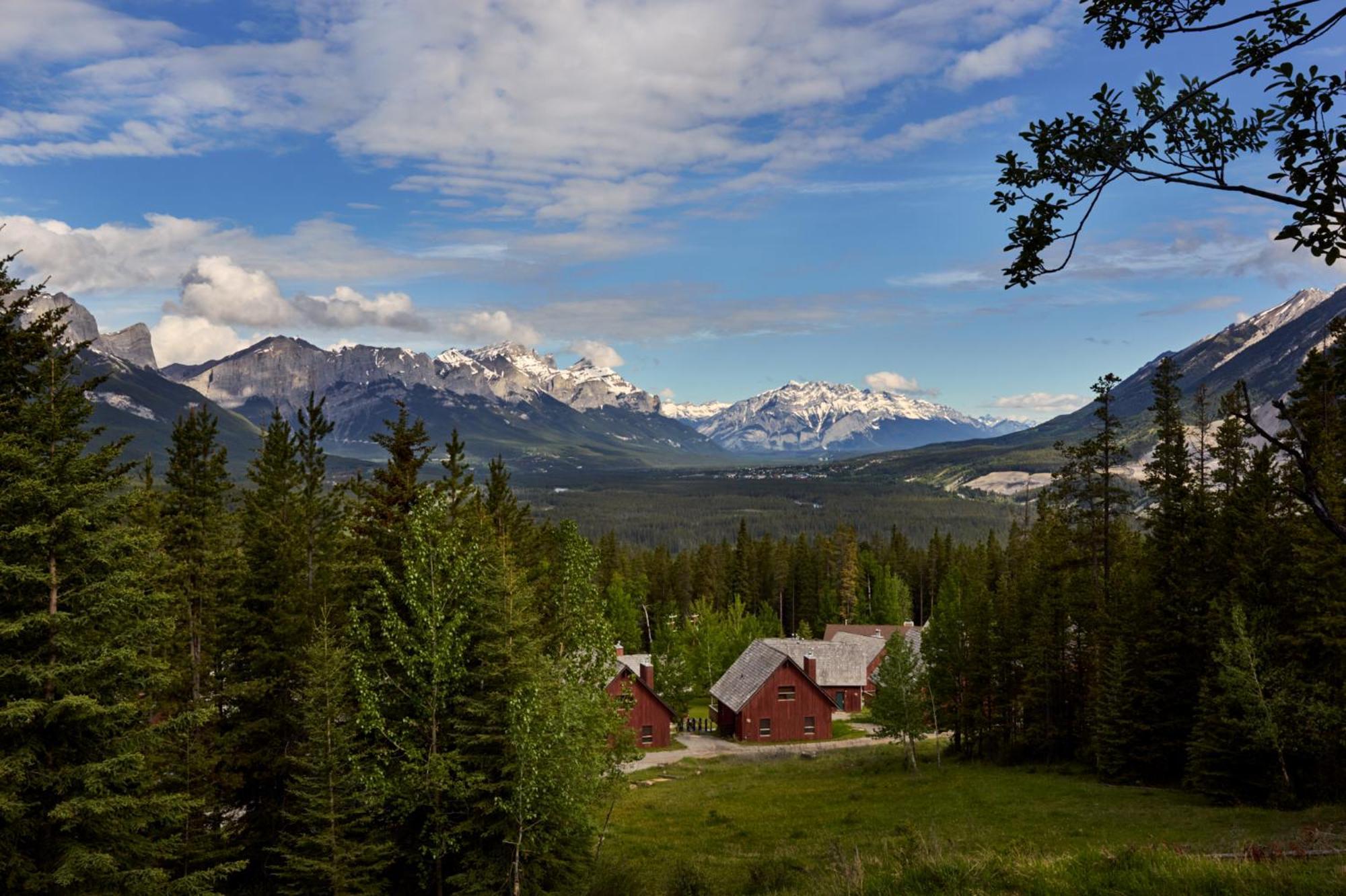 Banff Gate Mountain Resort Канмор Экстерьер фото