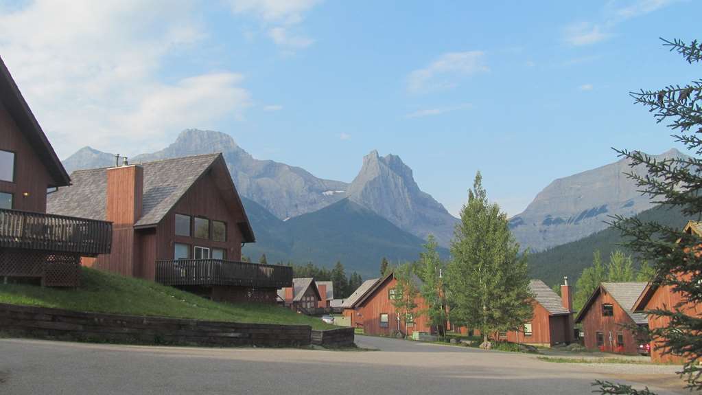 Banff Gate Mountain Resort Канмор Экстерьер фото
